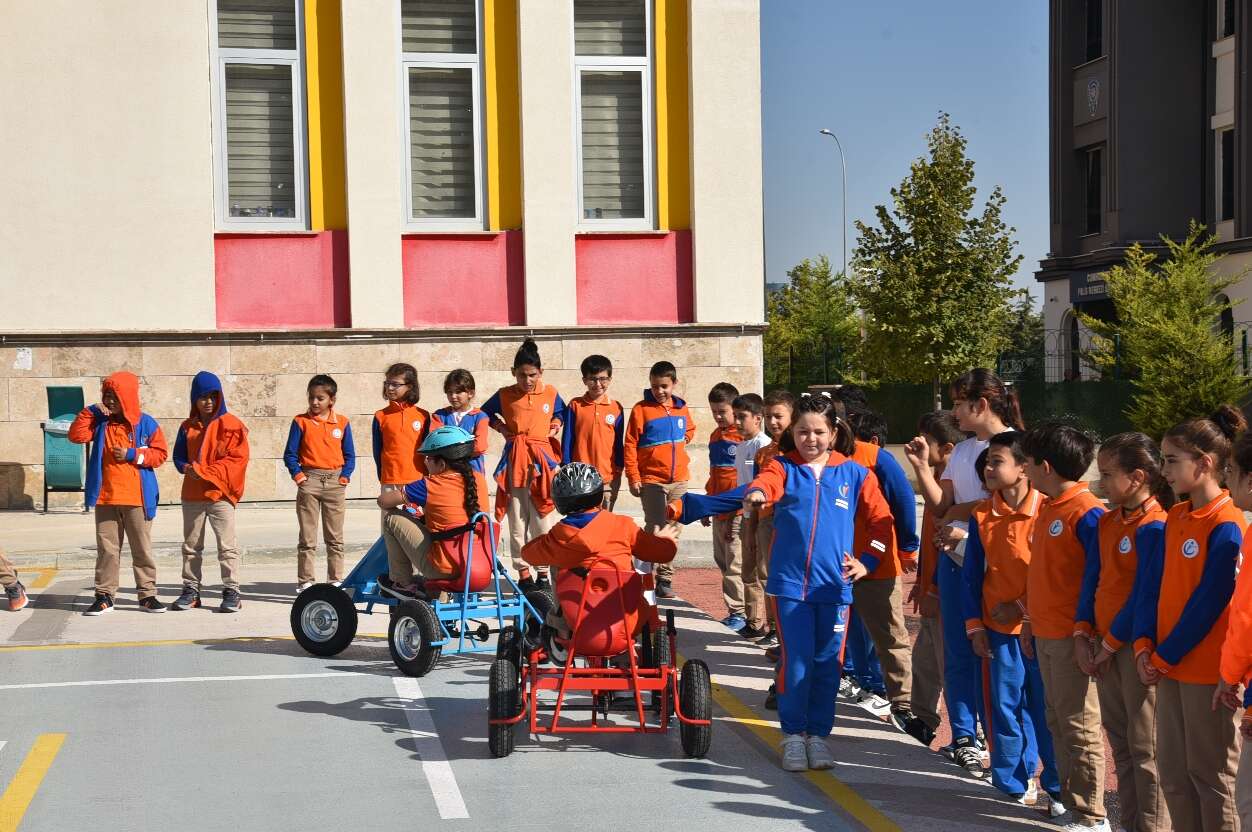 Minikler Konya’da trafiği yaşayarak öğrenecek 4